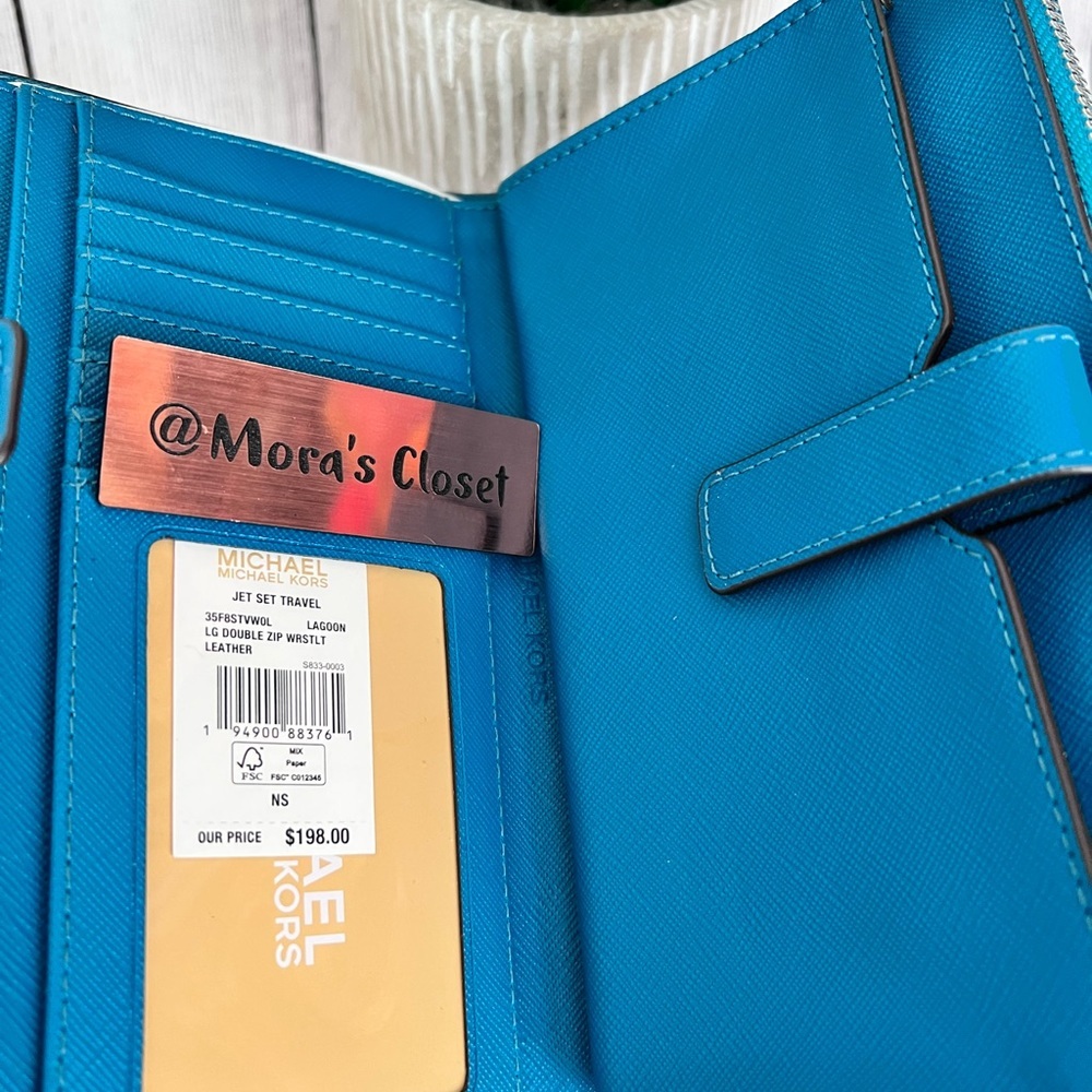 Michael Kors Double Zip Wallet/Wristlet - Picture 9 of 10